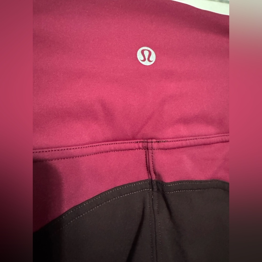 Lululemon Wake & Train Tight 28" in
Black Satin / Star Ruby - Picture 3 of 6
